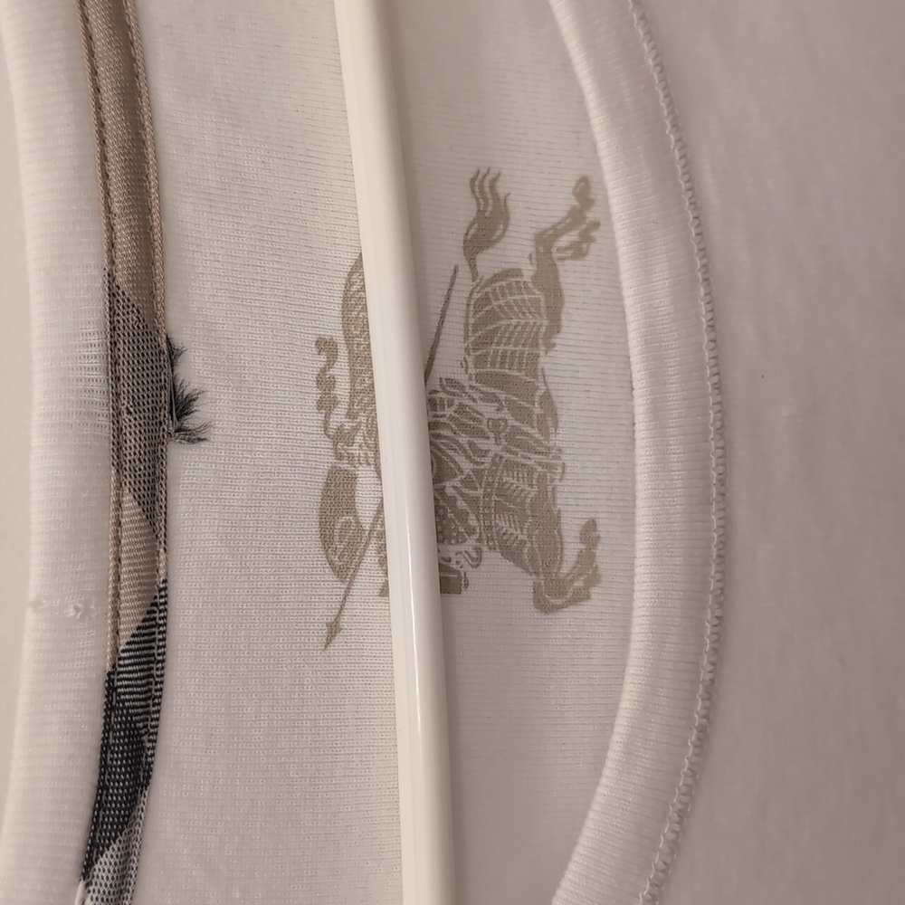 Burberry White Top with Plaid Cuffs M - Picture 5 of 11